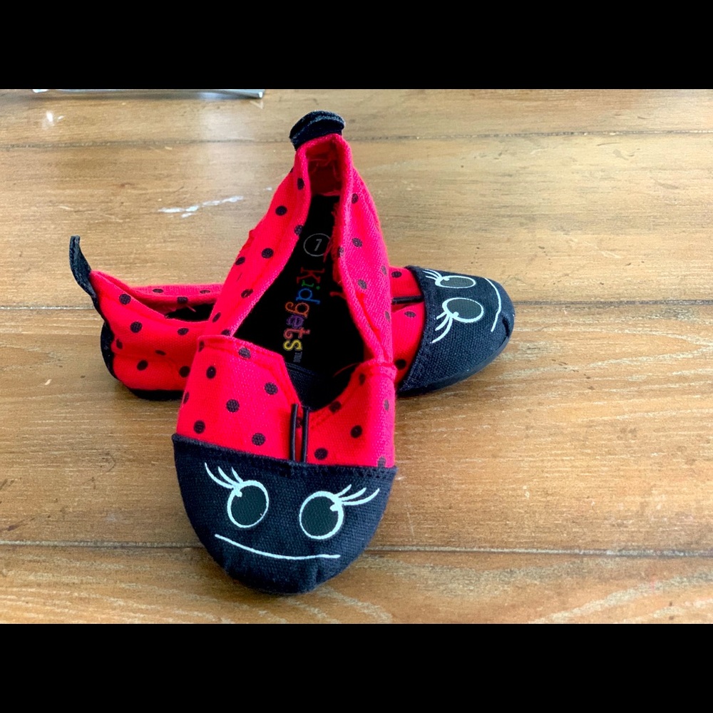 Kidgets Red, black, and white polkadot ladybug canvas printed shoes size 7
